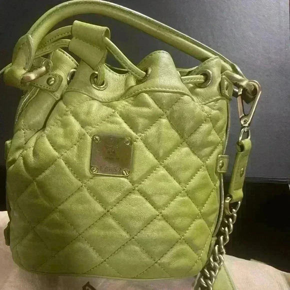 MCM Bucket Bag w/ dust bag 💥Host Pick💥 - Picture 5 of 16